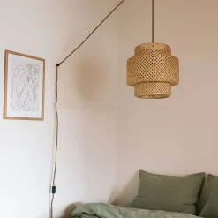 Lámpara colgante de mimbre 