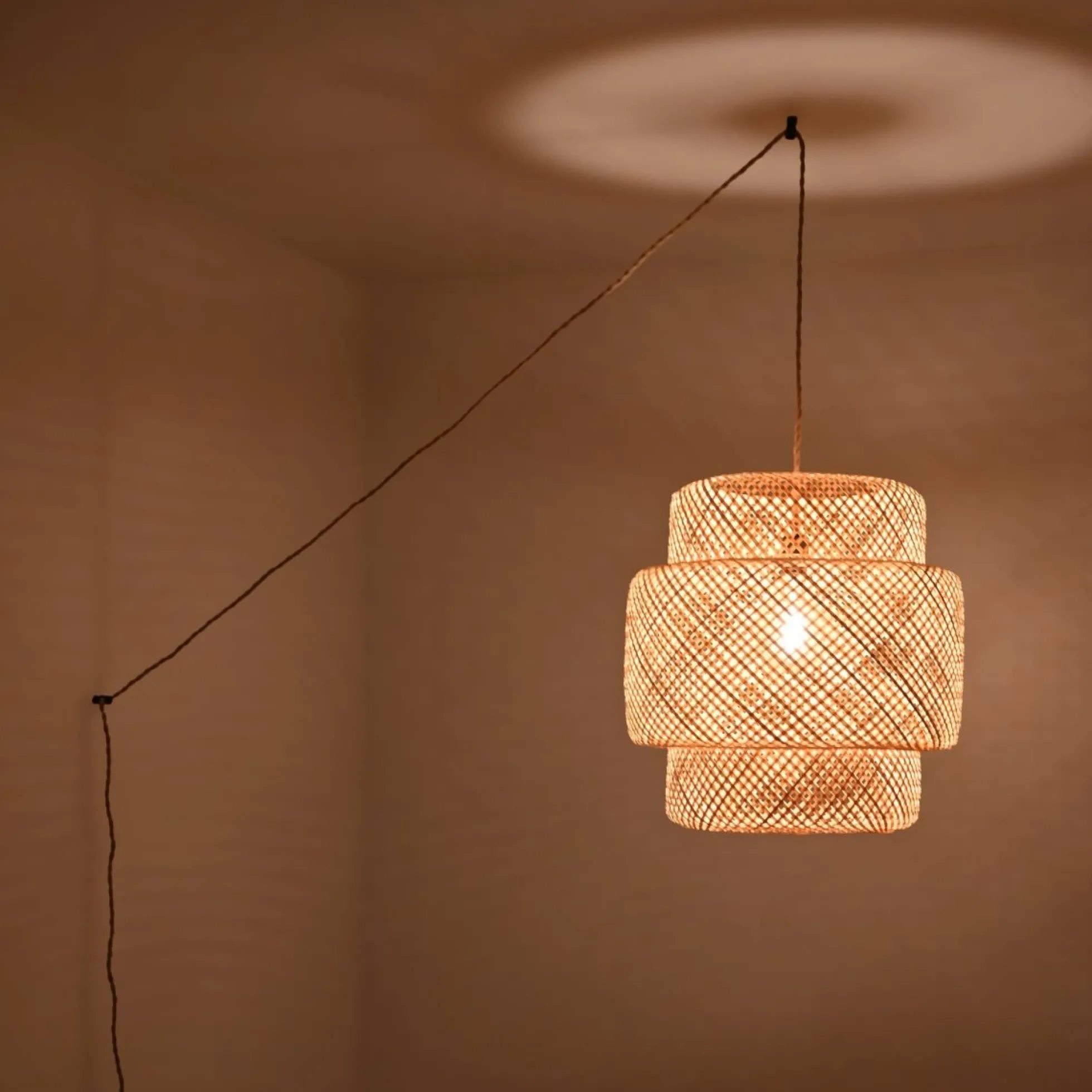 Lámpara colgante de mimbre "JENSEN" - Ø50cm - Con interruptor y enchufe - E27