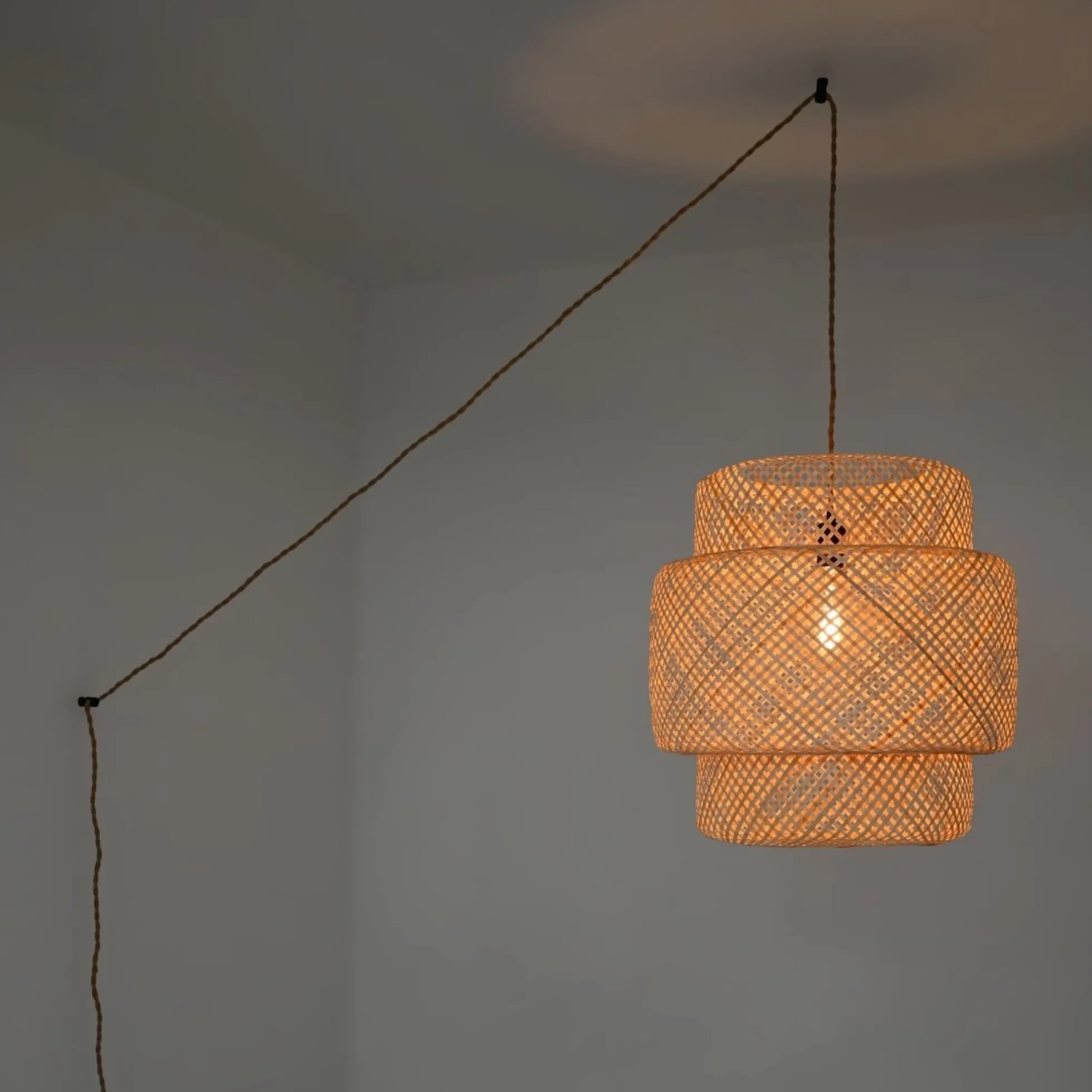 Lámpara colgante de mimbre "JENSEN" - Ø50cm - Con interruptor y enchufe - E27