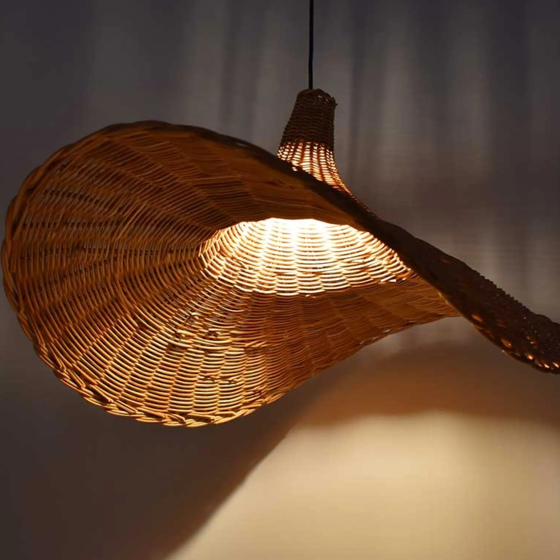 Lámpara colgante de mimbre "Tien"