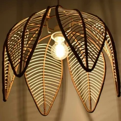 Lámpara colgante de ratán en forma de flor