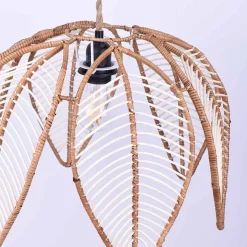 Lámpara colgante de ratán en forma de flor