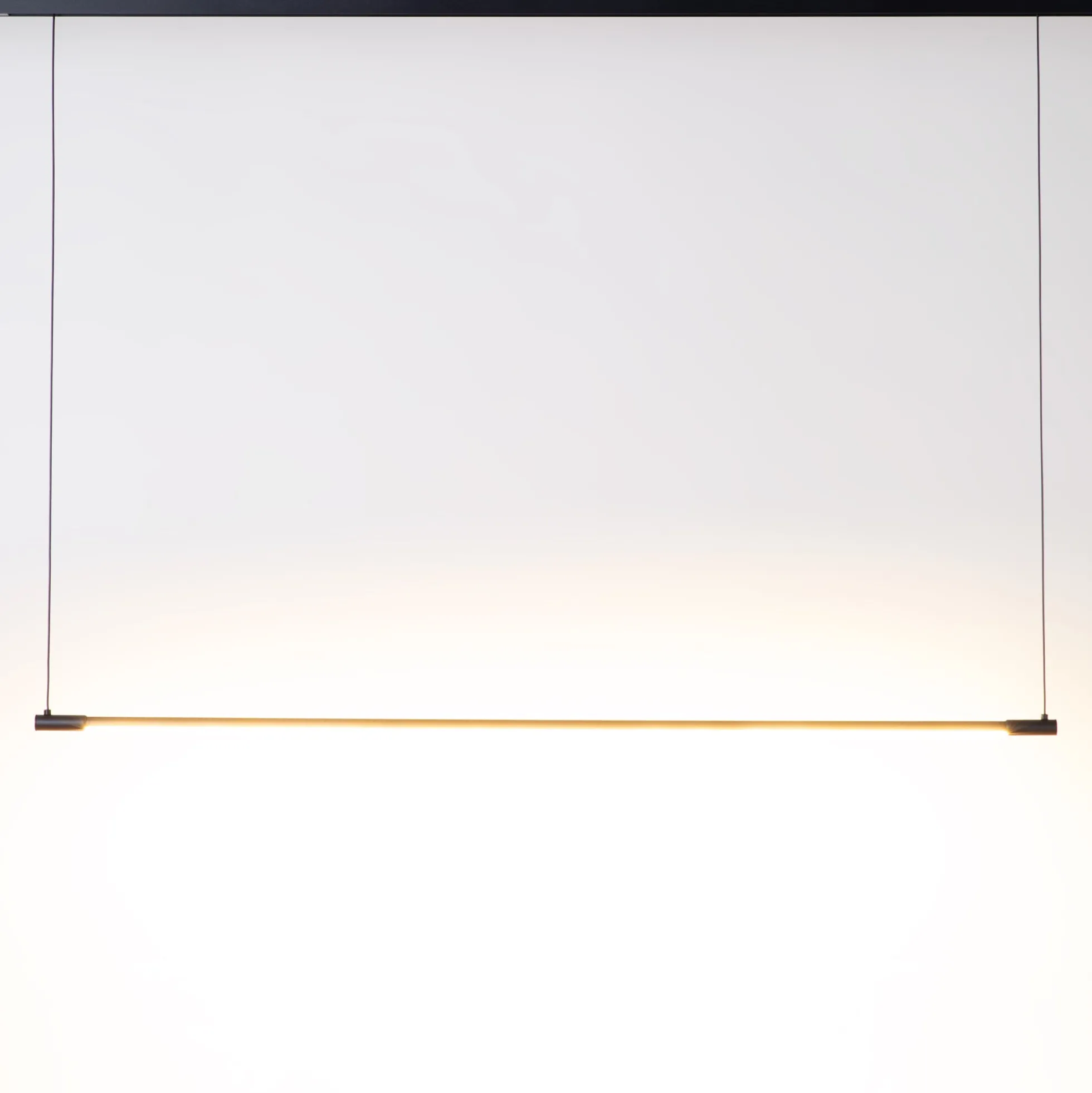 Lámpara colgante LED horizontal para carril magnético - 48V - 21W - 2800K - 120cm