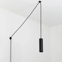 Lámpara colgante minimalista con cable y enchufe 