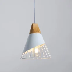 Lámpara colgante nórdica en metal y madera 