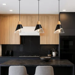 Lámpara colgante nórdica en metal y madera 