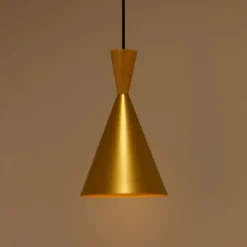 Lámpara colgante nórdica en metal y madera 