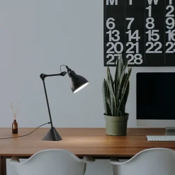 Lámpara de mesa articulada