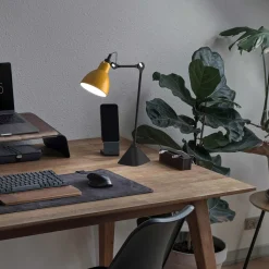 Lámpara de mesa articulada