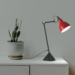 Lámpara de mesa articulada