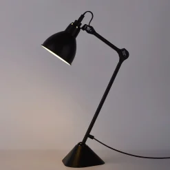 Lámpara de mesa articulada