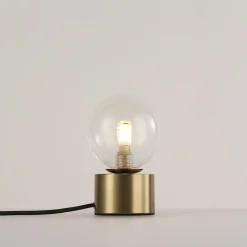 Lámpara de mesa con esfera de cristal