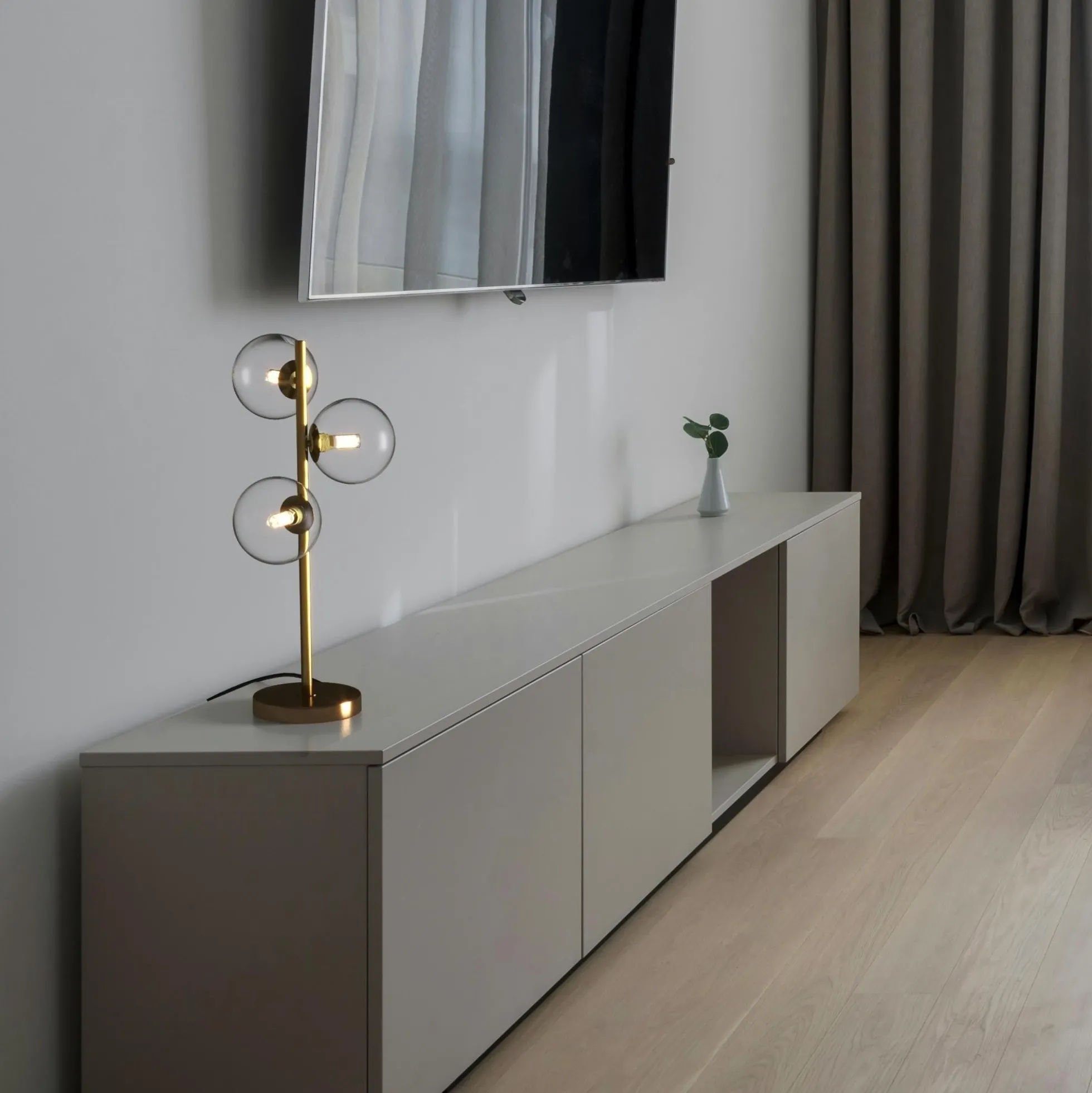 Lámpara de mesa con esferas de cristal "COMI" - 3 x G9