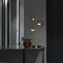 Lámpara de mesa con esferas de cristal