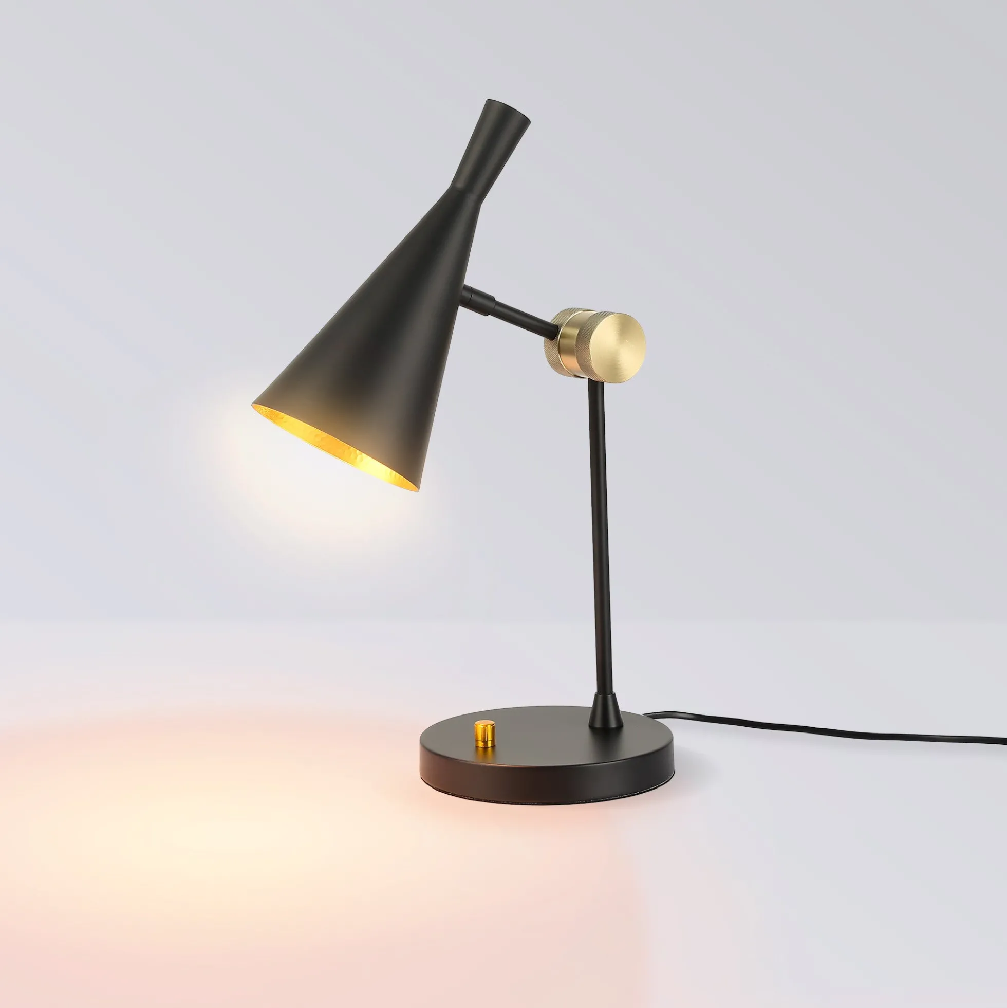 Lámpara de mesa de diseño "Nordi"