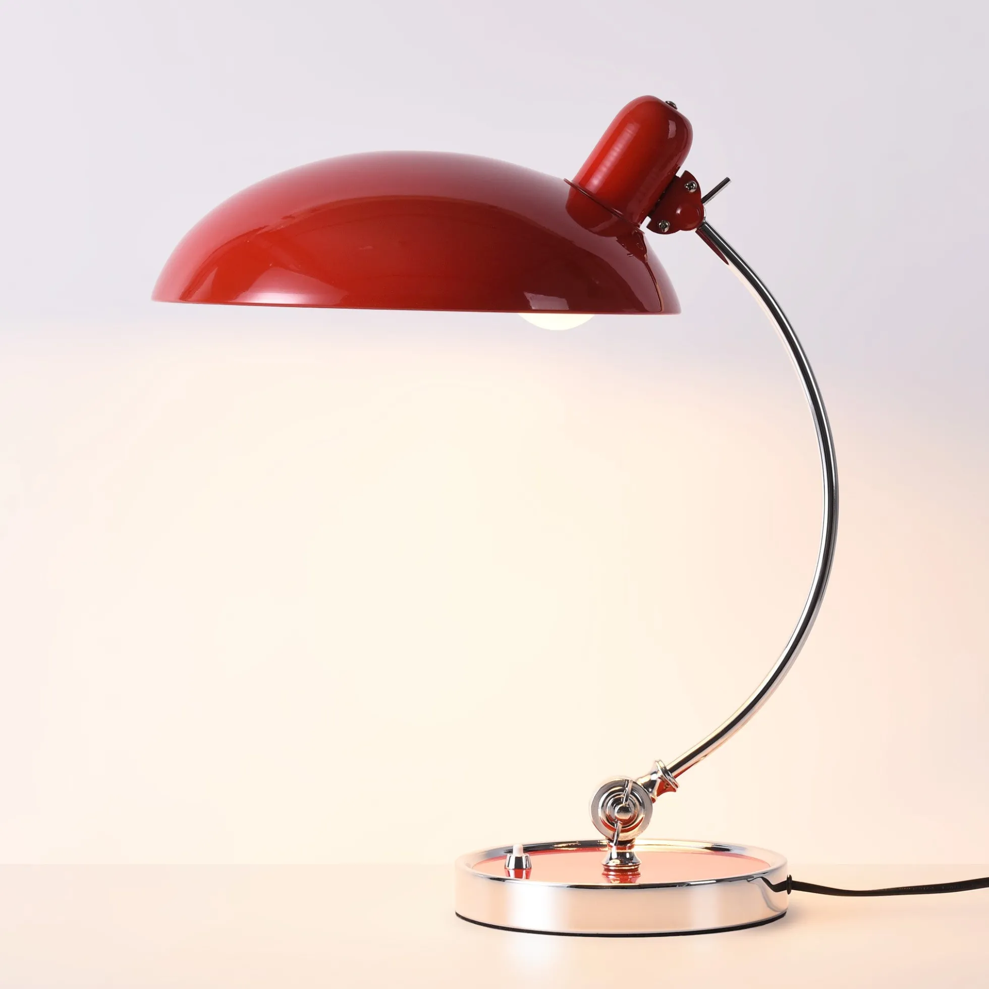 Lámpara de mesa de diseño "Ulia"