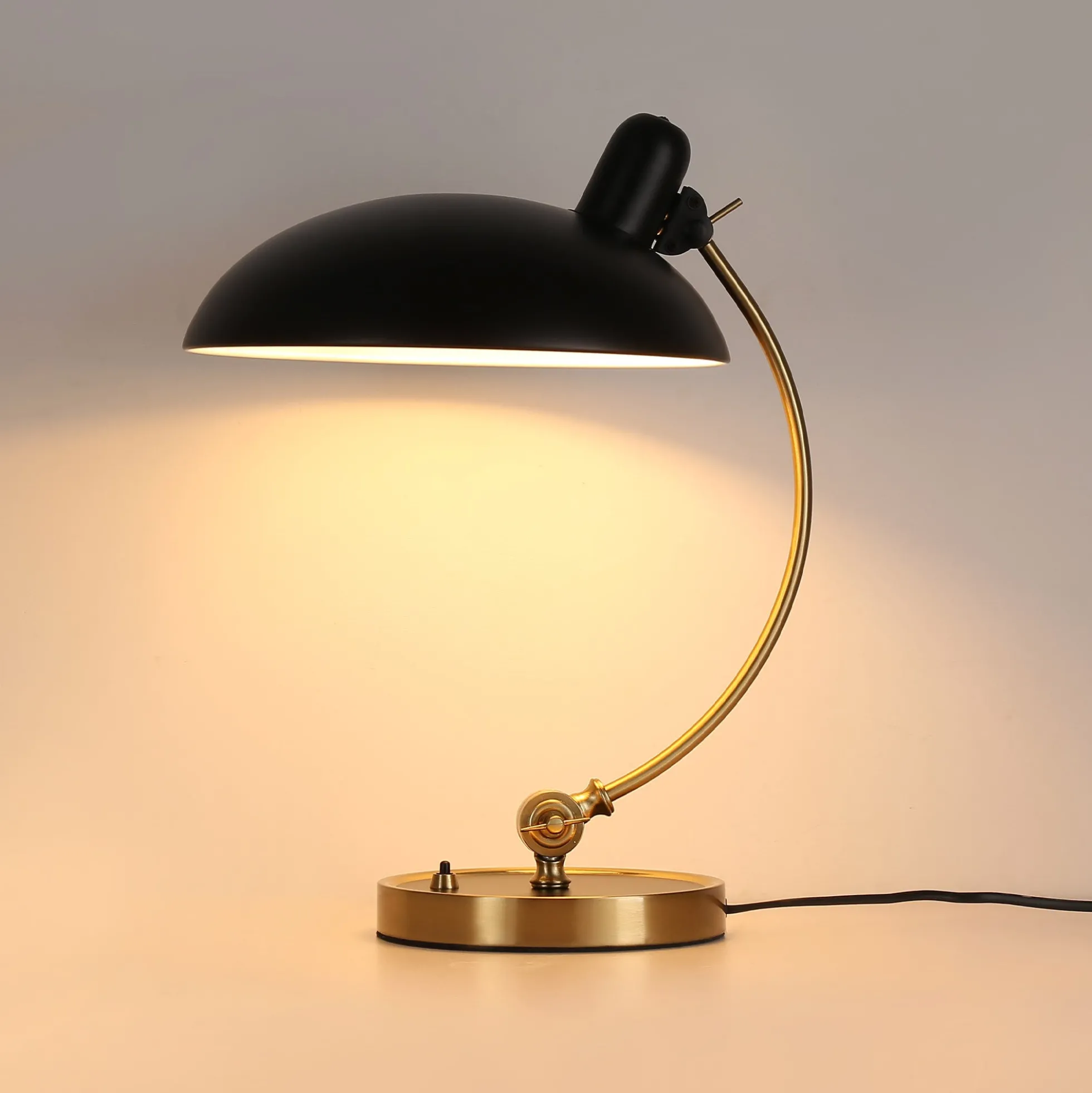 Lámpara de mesa de diseño "Ulia"