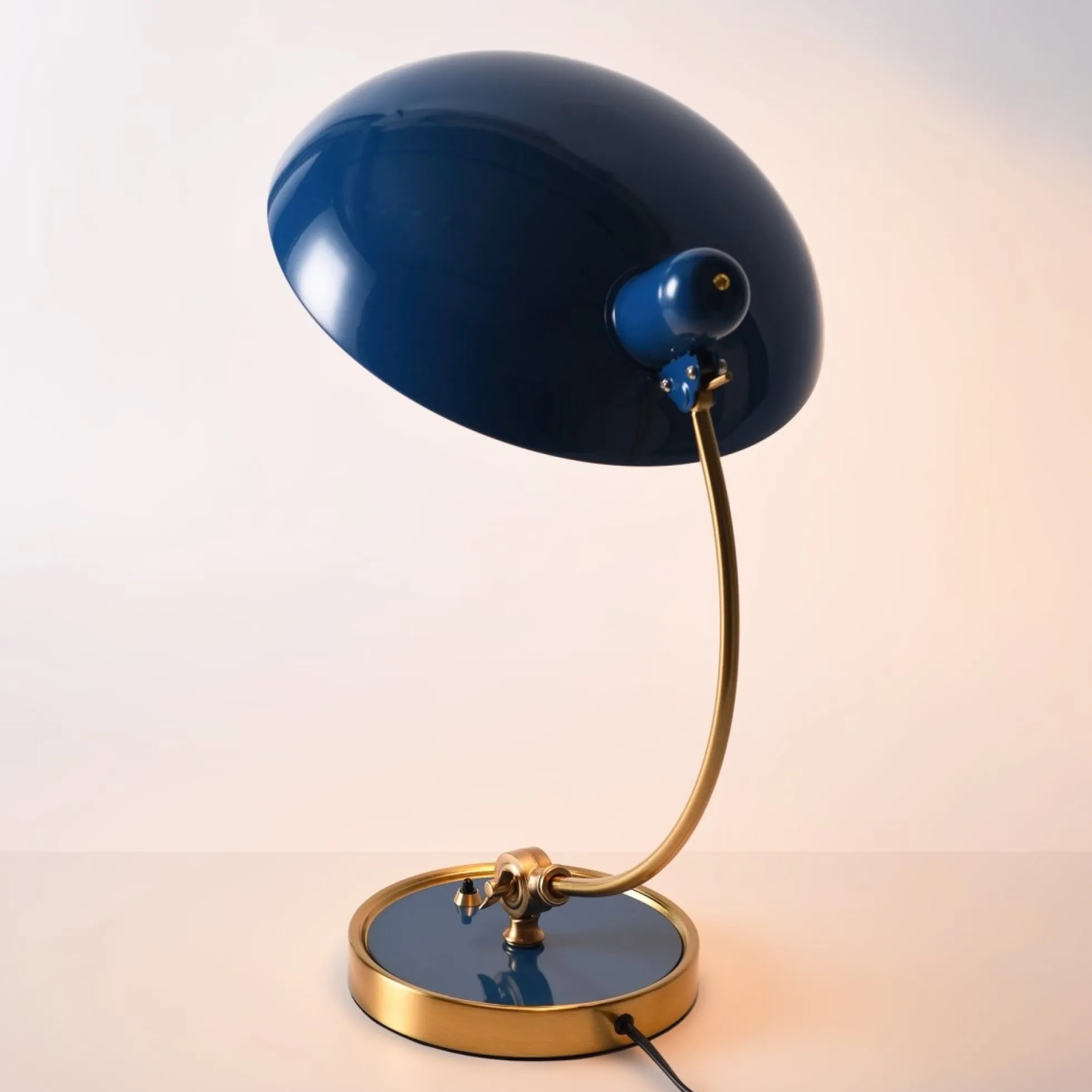 Lámpara de mesa de diseño "Ulia"