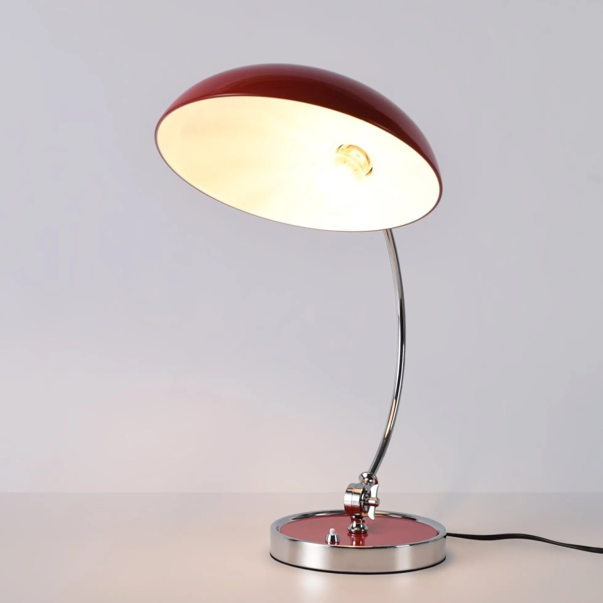 Lámpara de mesa de diseño "Ulia"