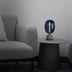 Lámpara de mesa de madera "LAKA"
