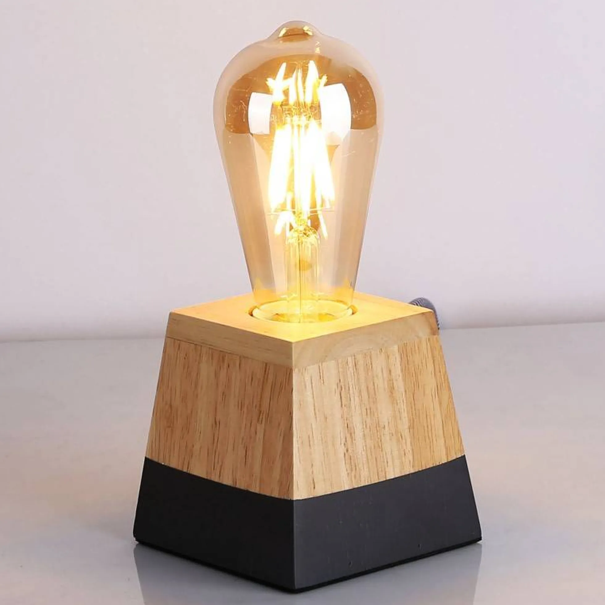 Lámpara de mesa de madera "LAKA"