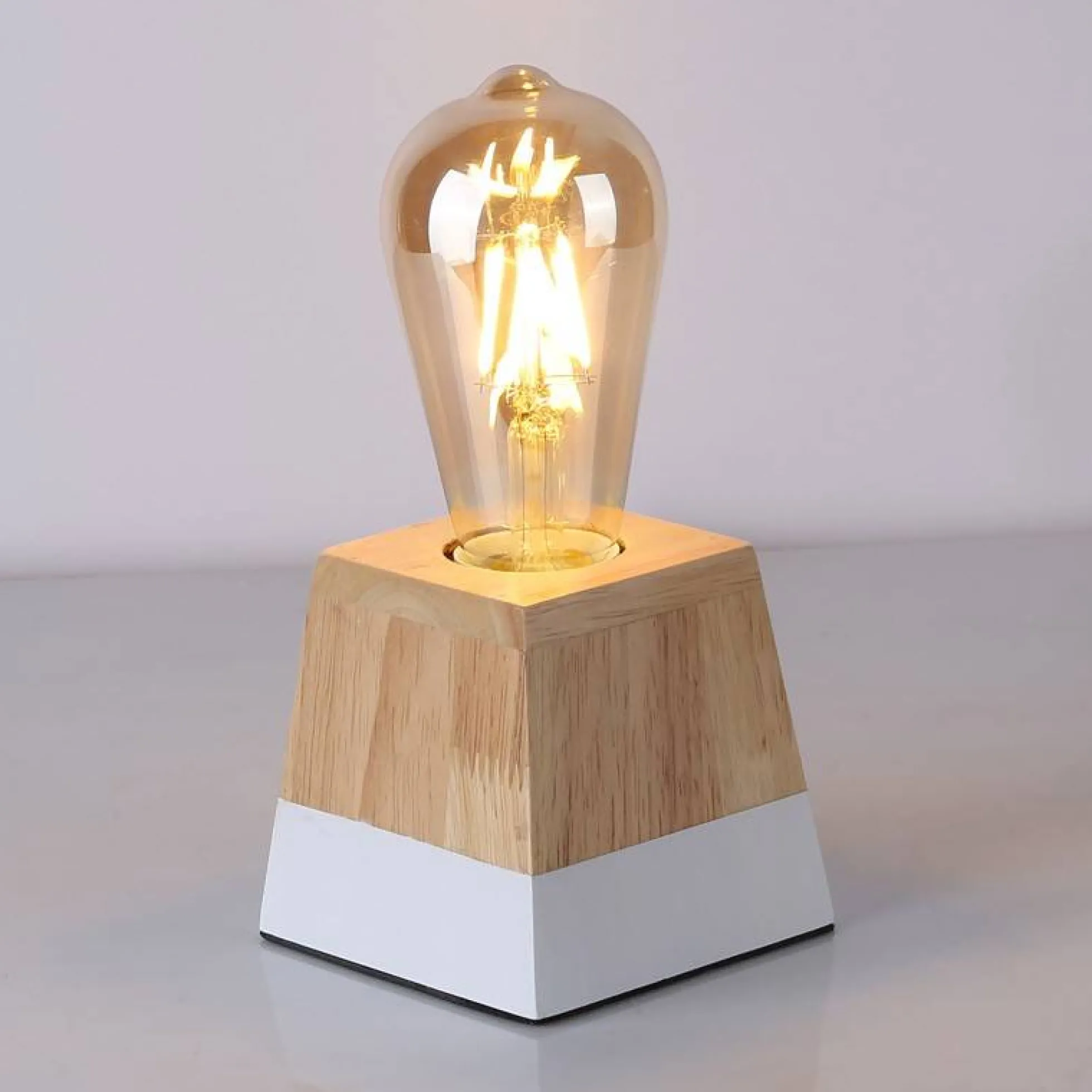 Lámpara de mesa de madera "LAKA"