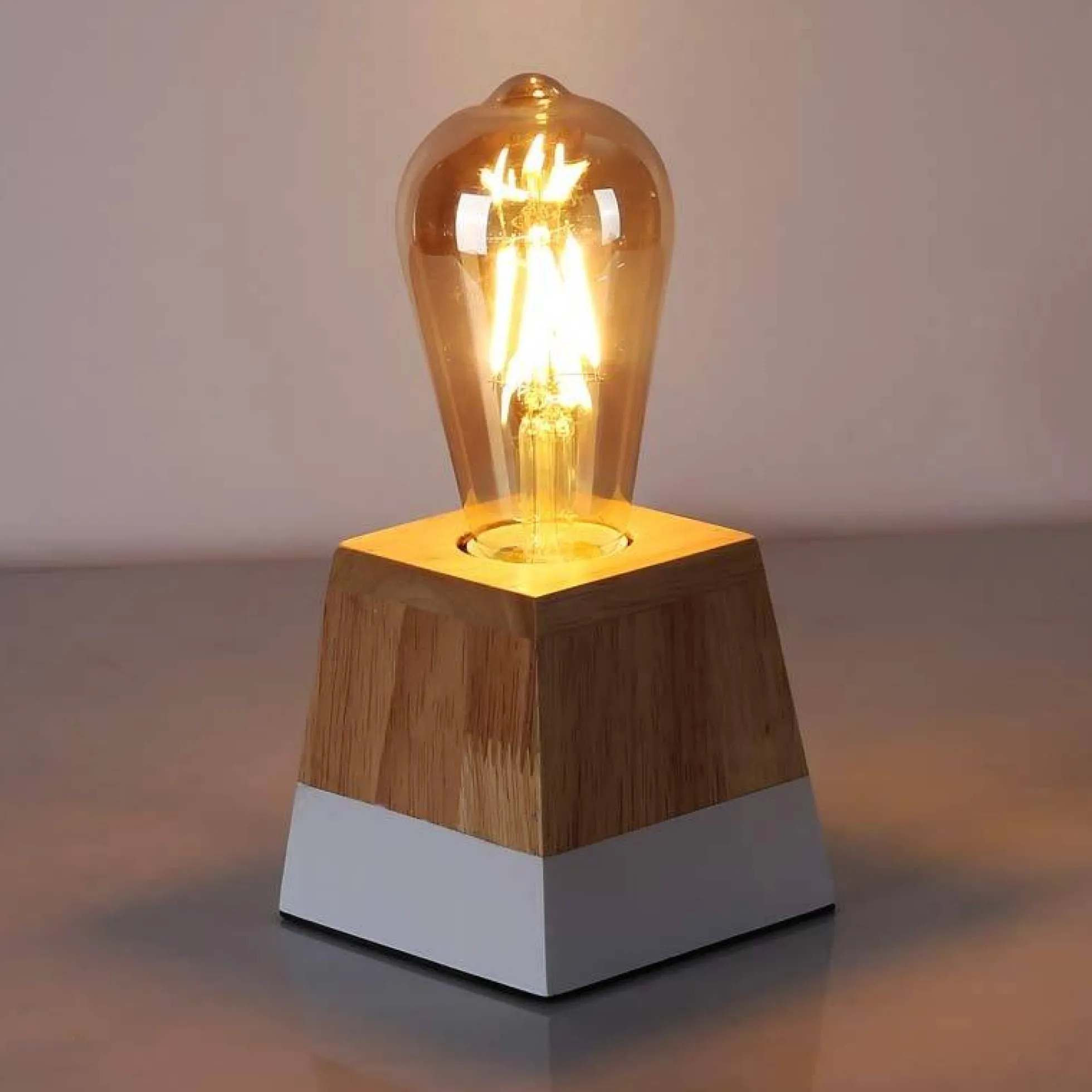 Lámpara de mesa de madera "LAKA"