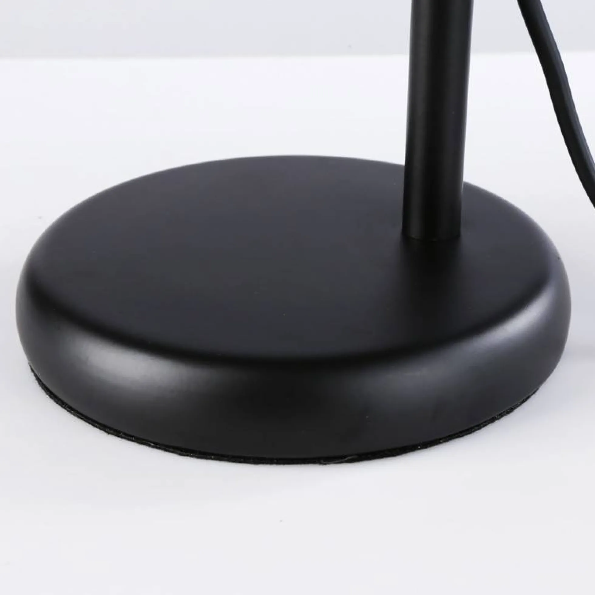 Lámpara de mesa de madera "WOODA"