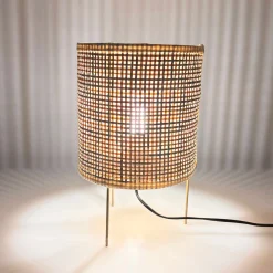 Lámpara de mesa de mimbre