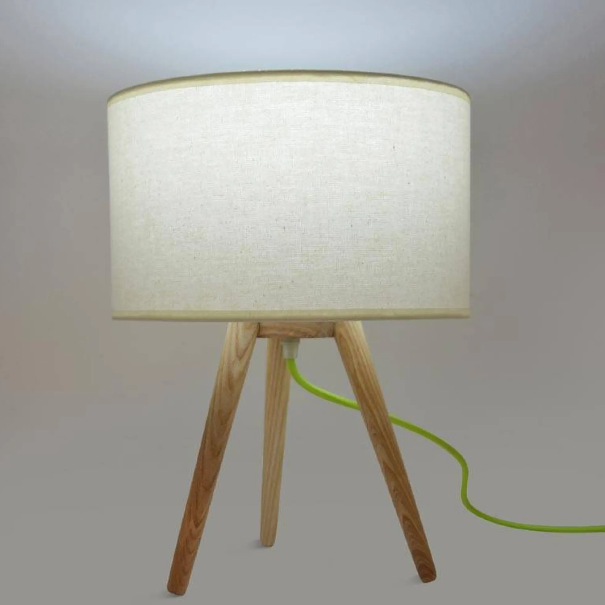 Lámpara de mesa nórdica "KANDA"