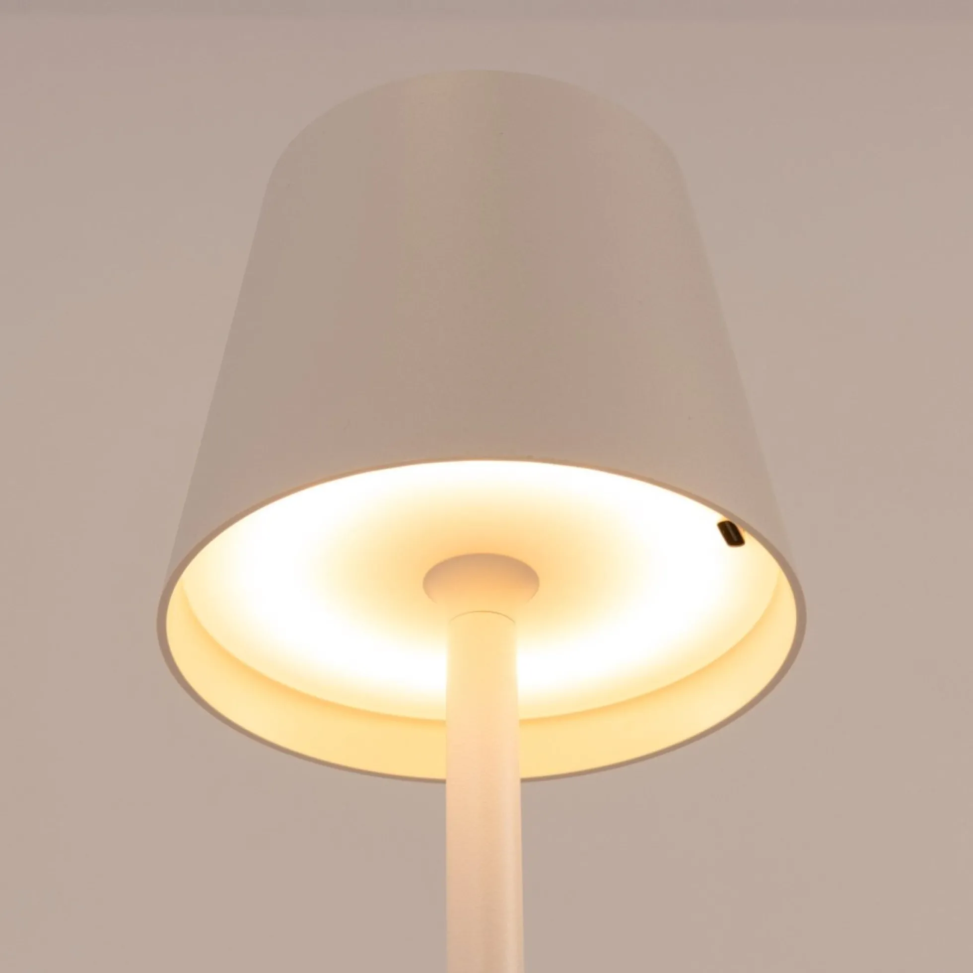 Lámpara de mesa portátil LED CCT "Laura" - 1,5W - Táctil - Intensidad regulable