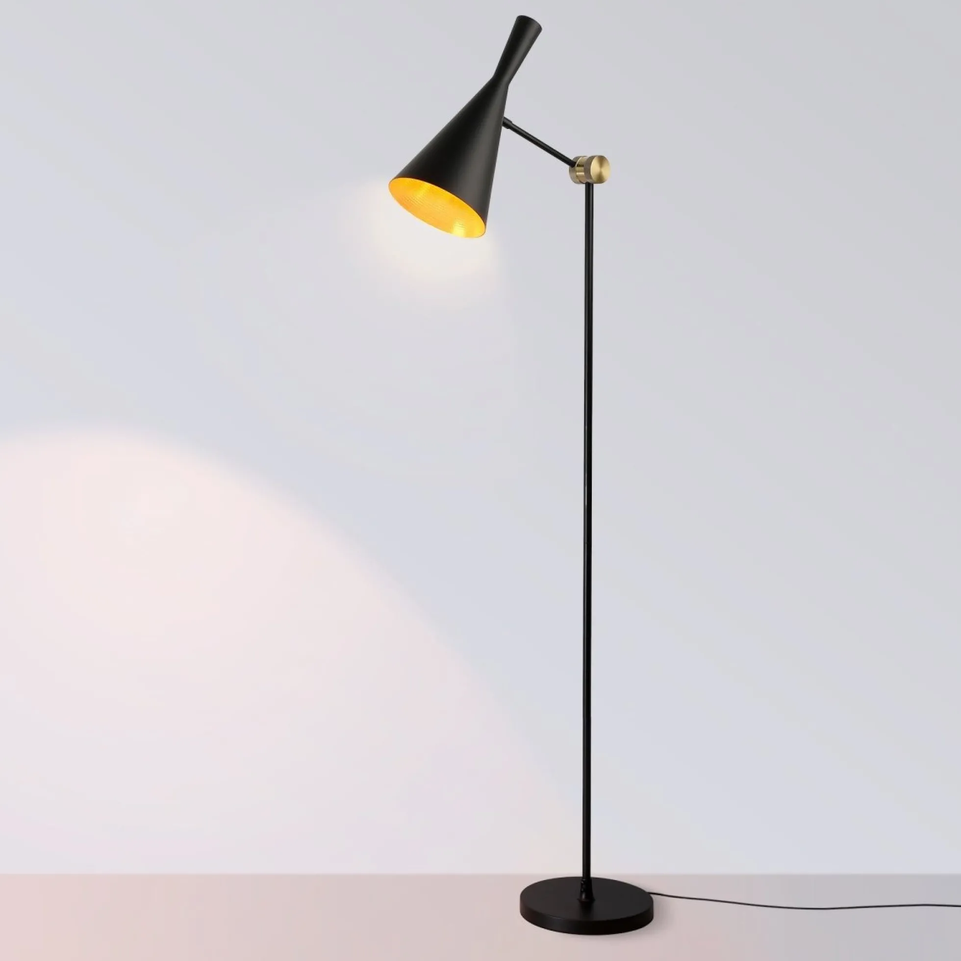 Lámpara de pie de diseño "Olivia" Negro