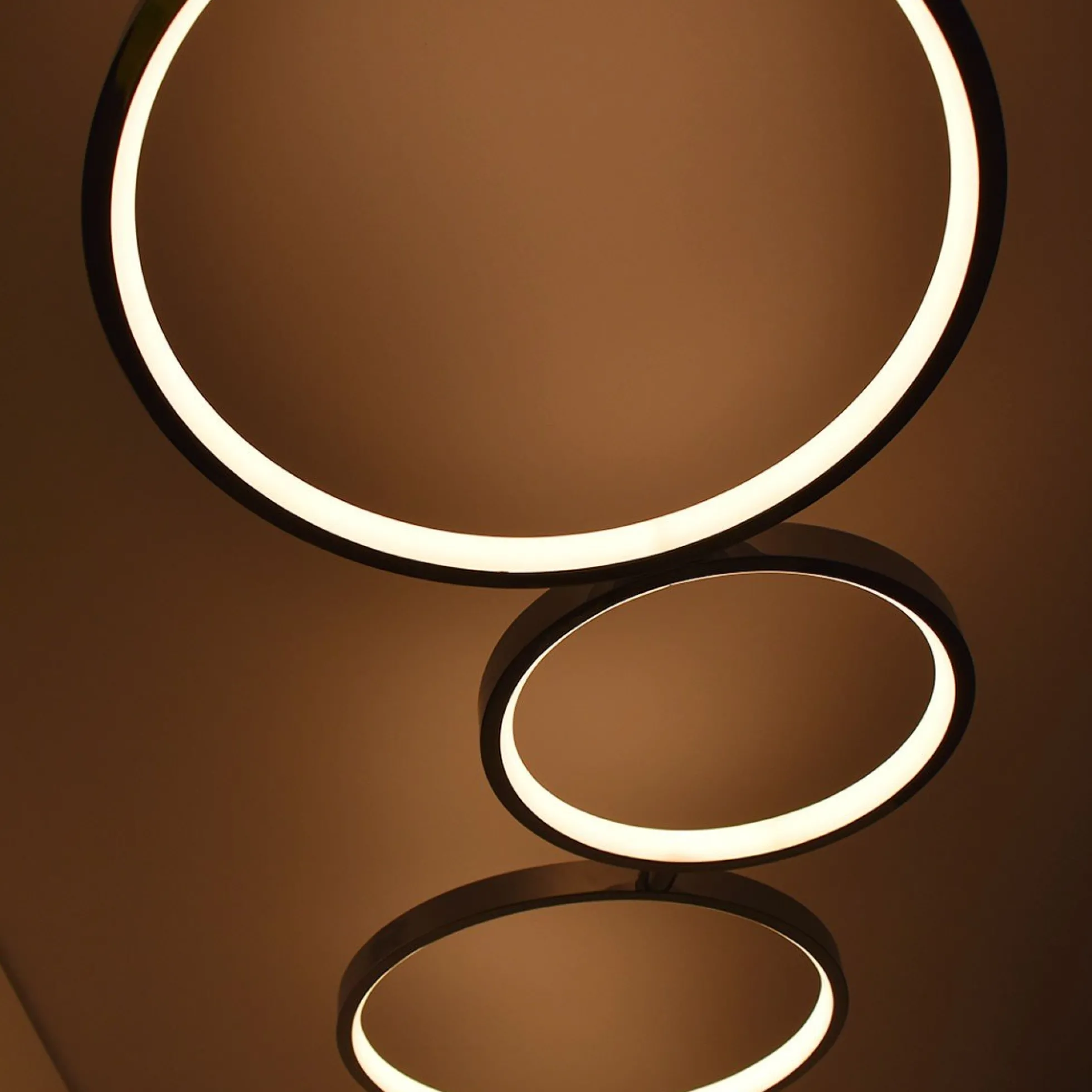 Lámpara de pie LED de aluminio "NATALIE" - 30W - Luz cálida