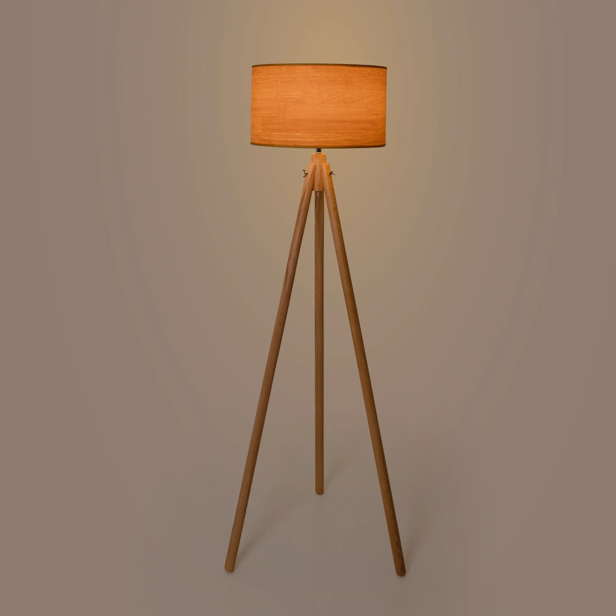 Lámpara de pie trípode "MARTINE" - Madera - E27