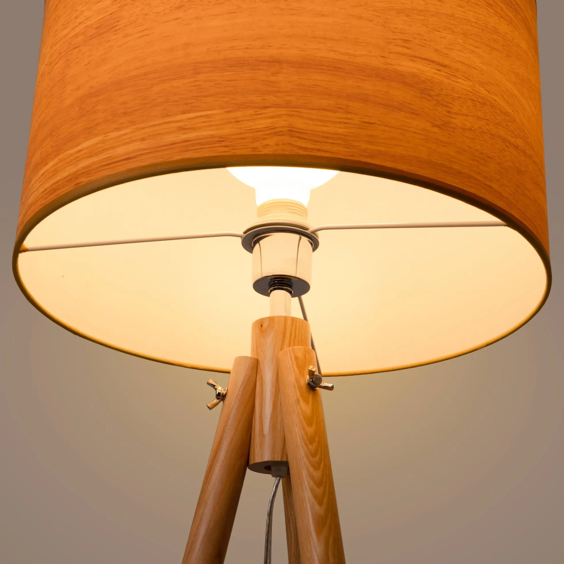 Lámpara de pie trípode "MARTINE" - Madera - E27