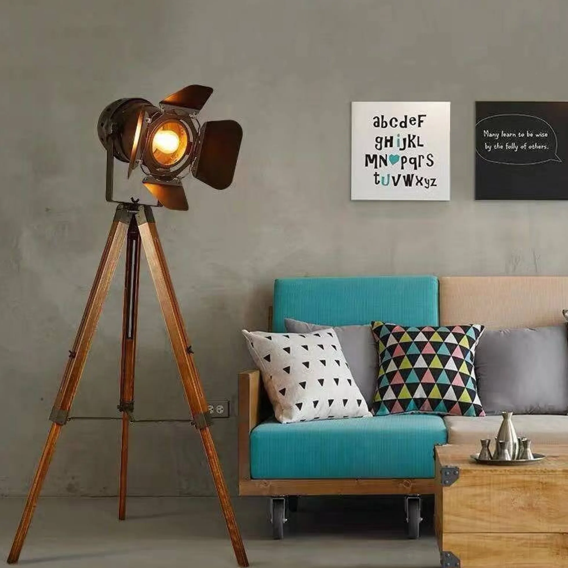 Lámpara de pie vintage con trípode "CINEMA" 139cm