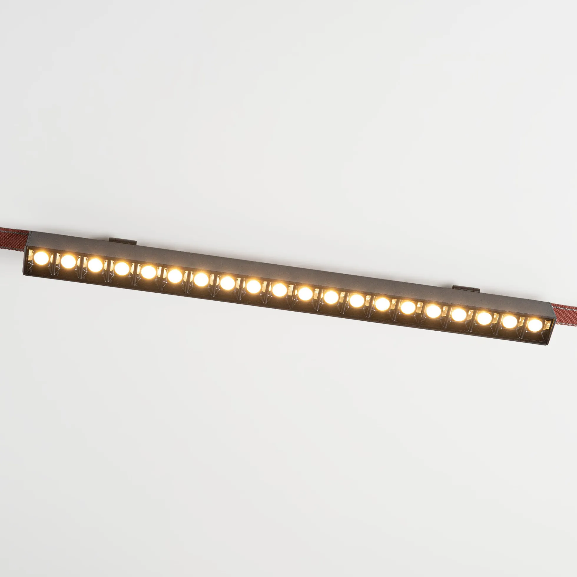 Lámpara lineal 540 para sistema "Axia" - 20W - 48V - Luz cálida