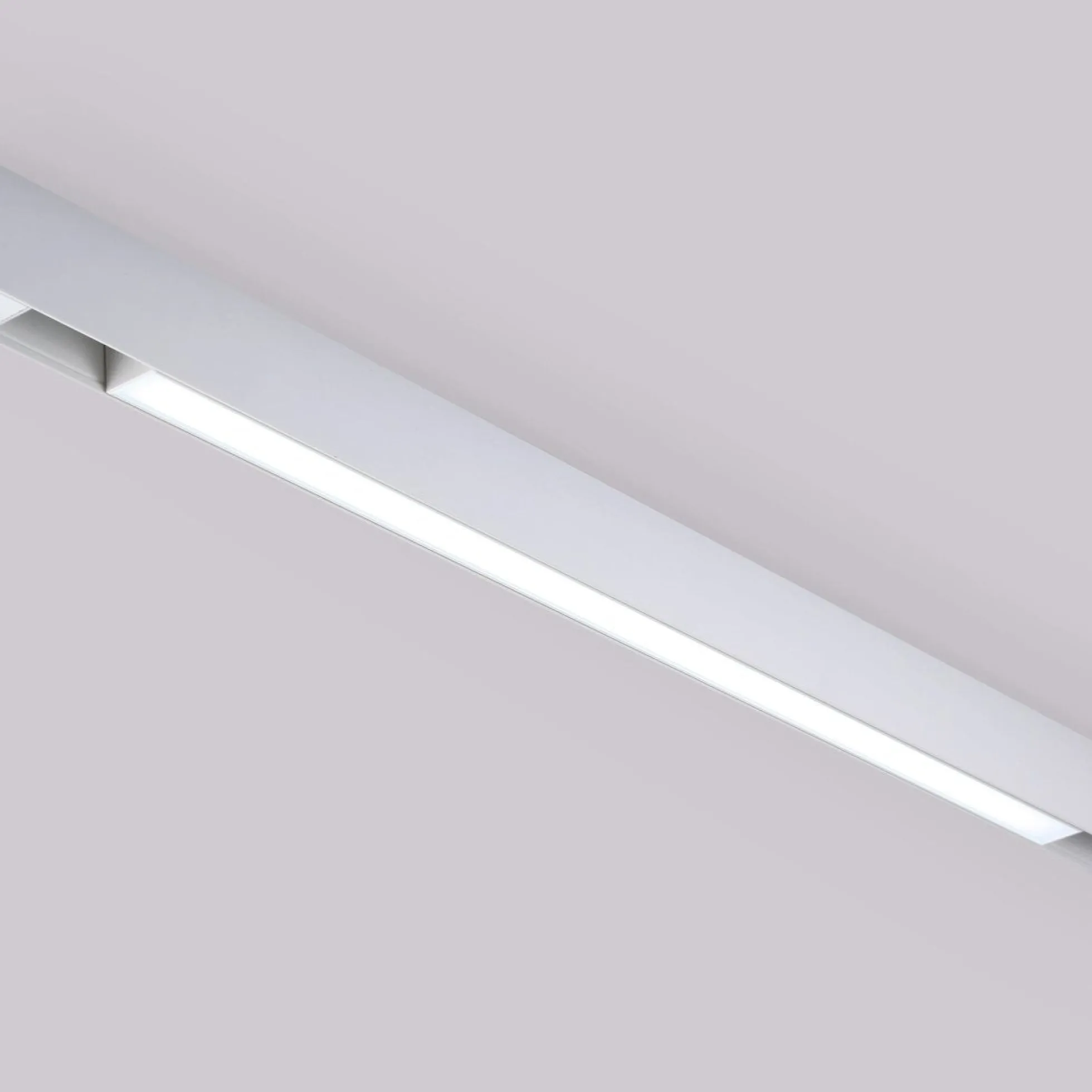 Luminaria lineal LED opal para carril magnético 48V - 20W