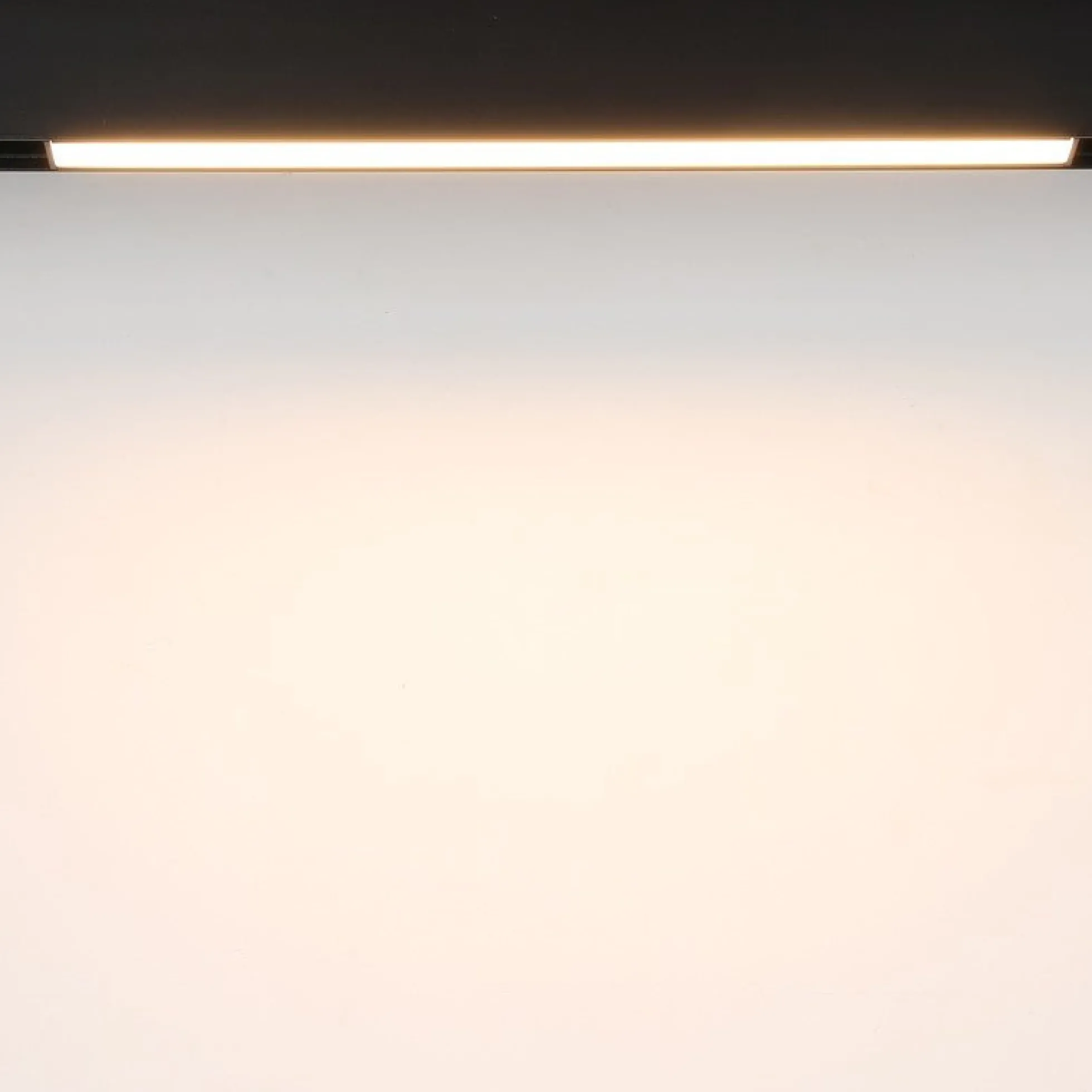 Luminaria lineal LED opal para carril magnético 48V - 20W