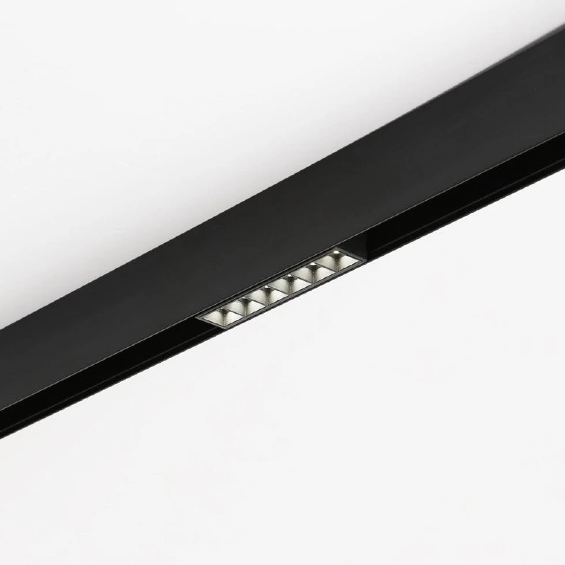 Luminaria lineal LED para carril magnético 48V - 6W - UGR 16