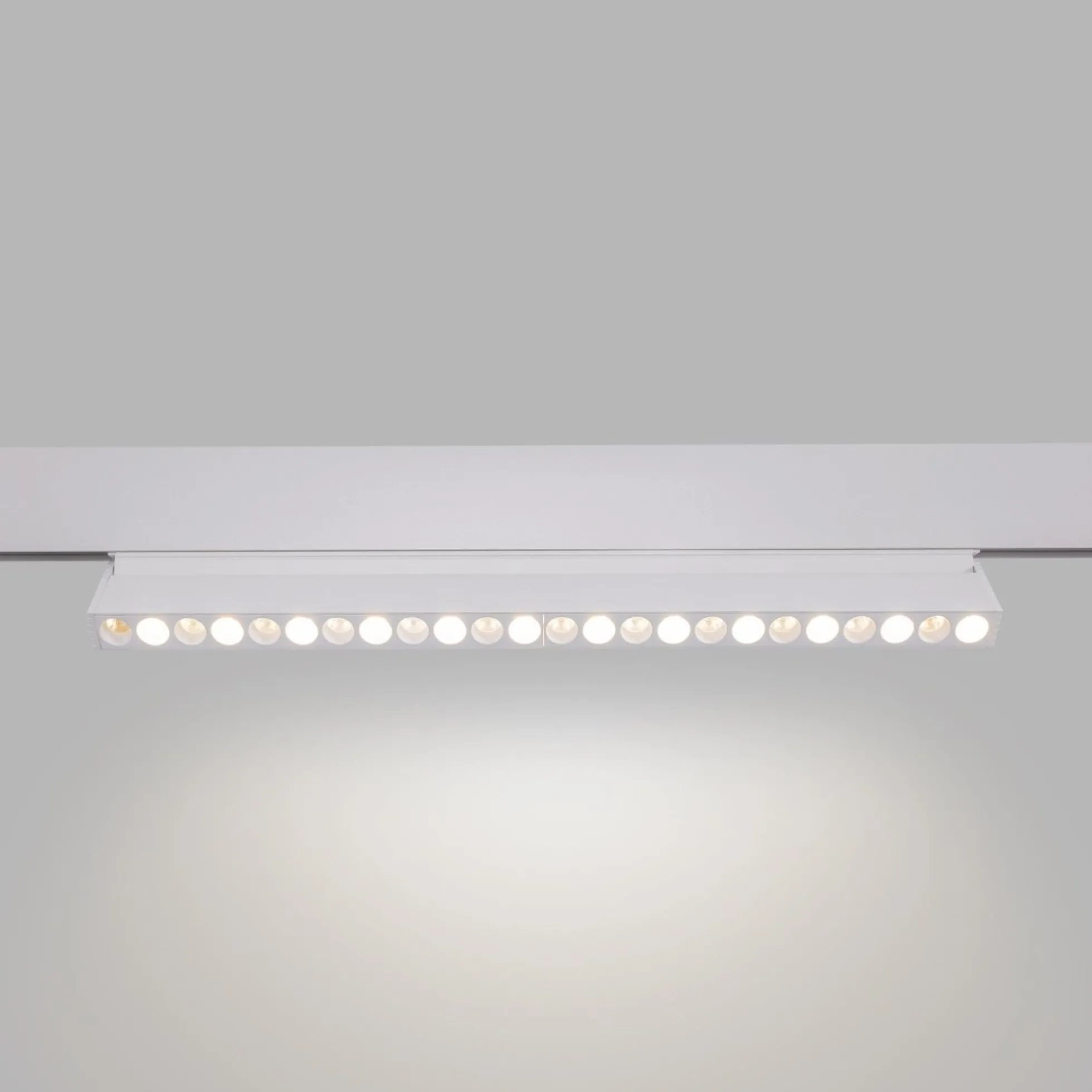 Luminaria lineal orientable para carril magnético CCT - 20W - UGR18 - Mi Light