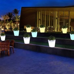 Macetero LED RGBW recargable 12W - Resina blanca - IP65 - 40x40x55cm