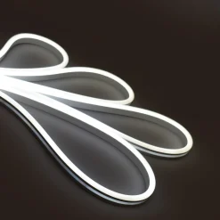 Neón LED flexible 24V DC - 6x13mm - 5 metros - Kit completo - 11W/m - IP67 - Curvatura lateral