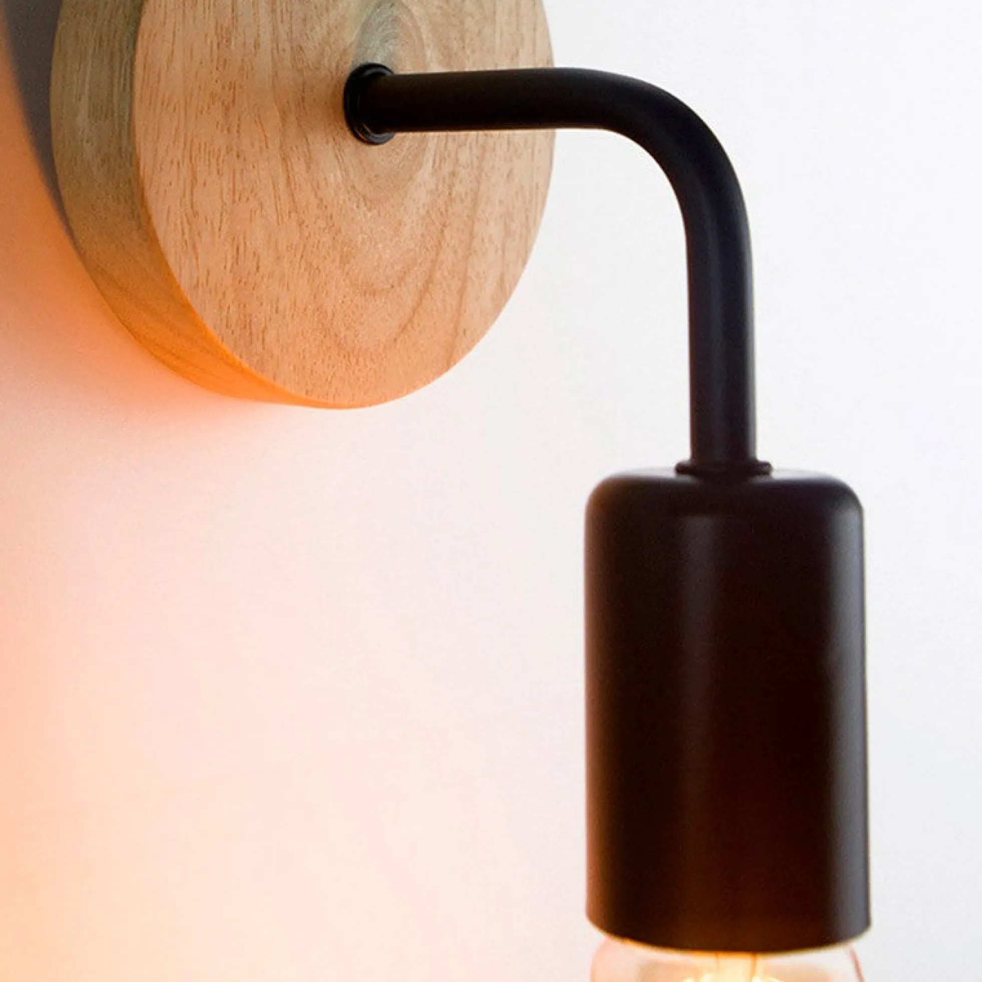 Pack de 2 Apliques de pared en madera con flexo de metal "Morgan"