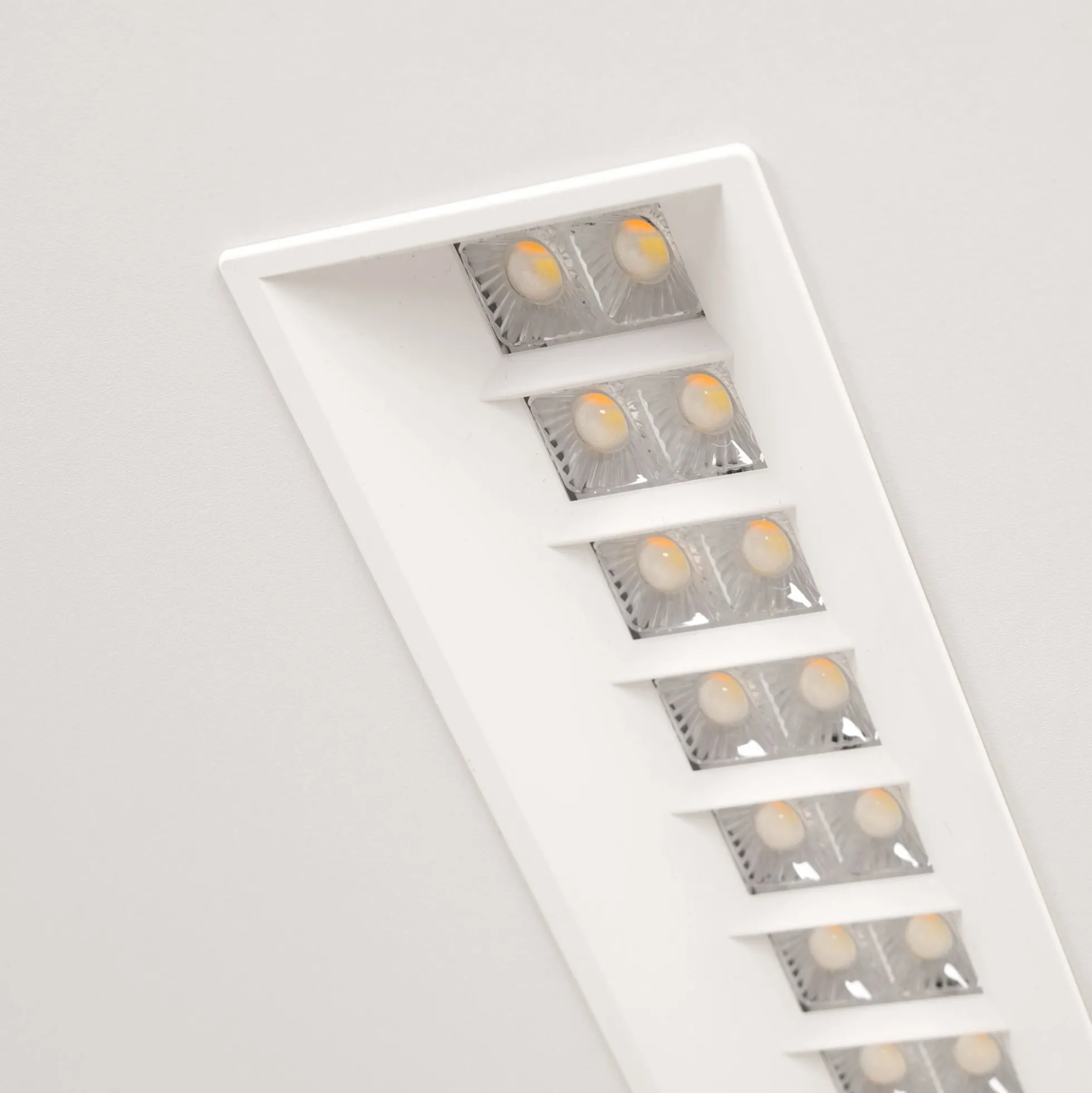 Panel LED empotrable 60x60cm - 40W - UGR18 - Driver PHILIPS - Chip OSRAM - IP40