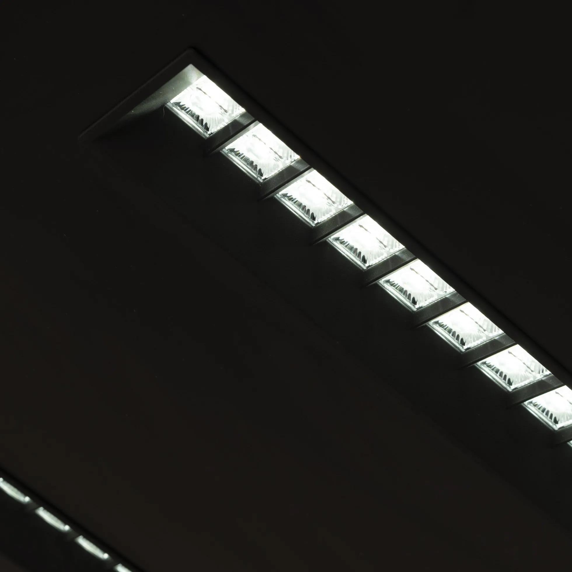 Panel LED empotrable 60x60cm - 40W - UGR18 - Driver PHILIPS - Chip OSRAM - IP40