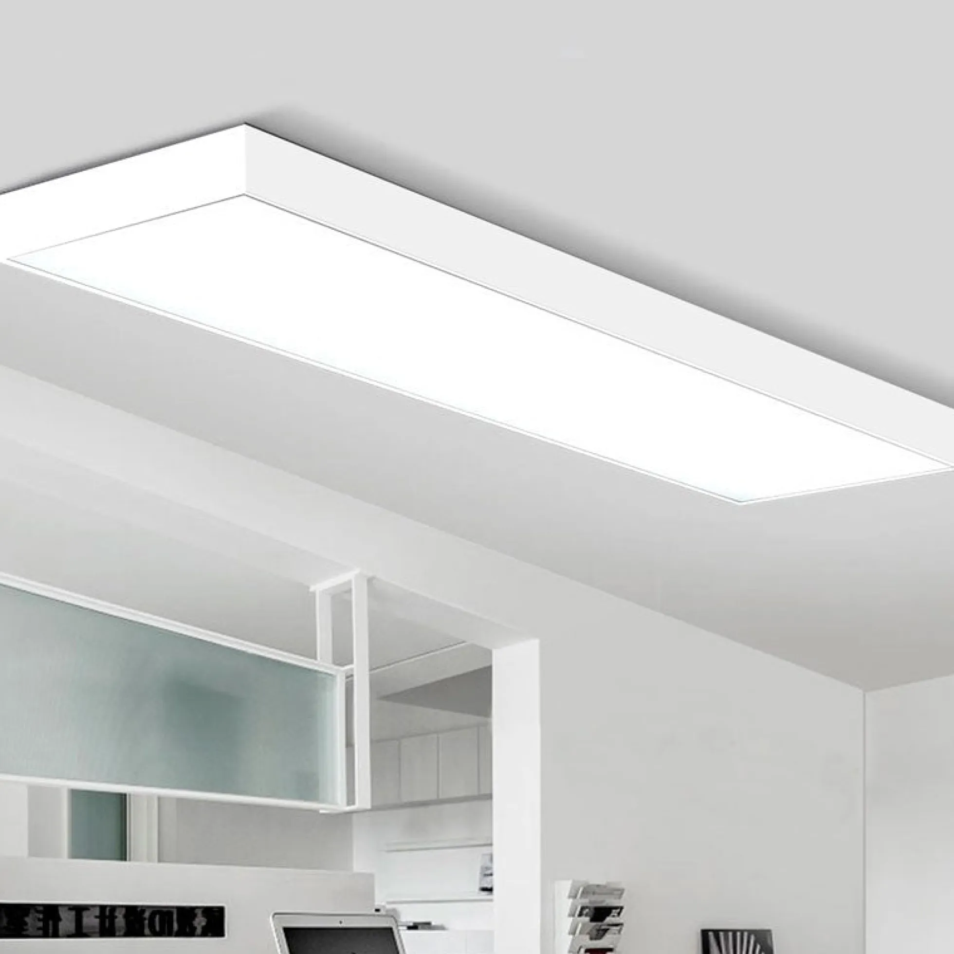 Panel LED slim de superficie 120X30 cm - Driver Philips - 44W - UGR19 - Con KIT de montaje