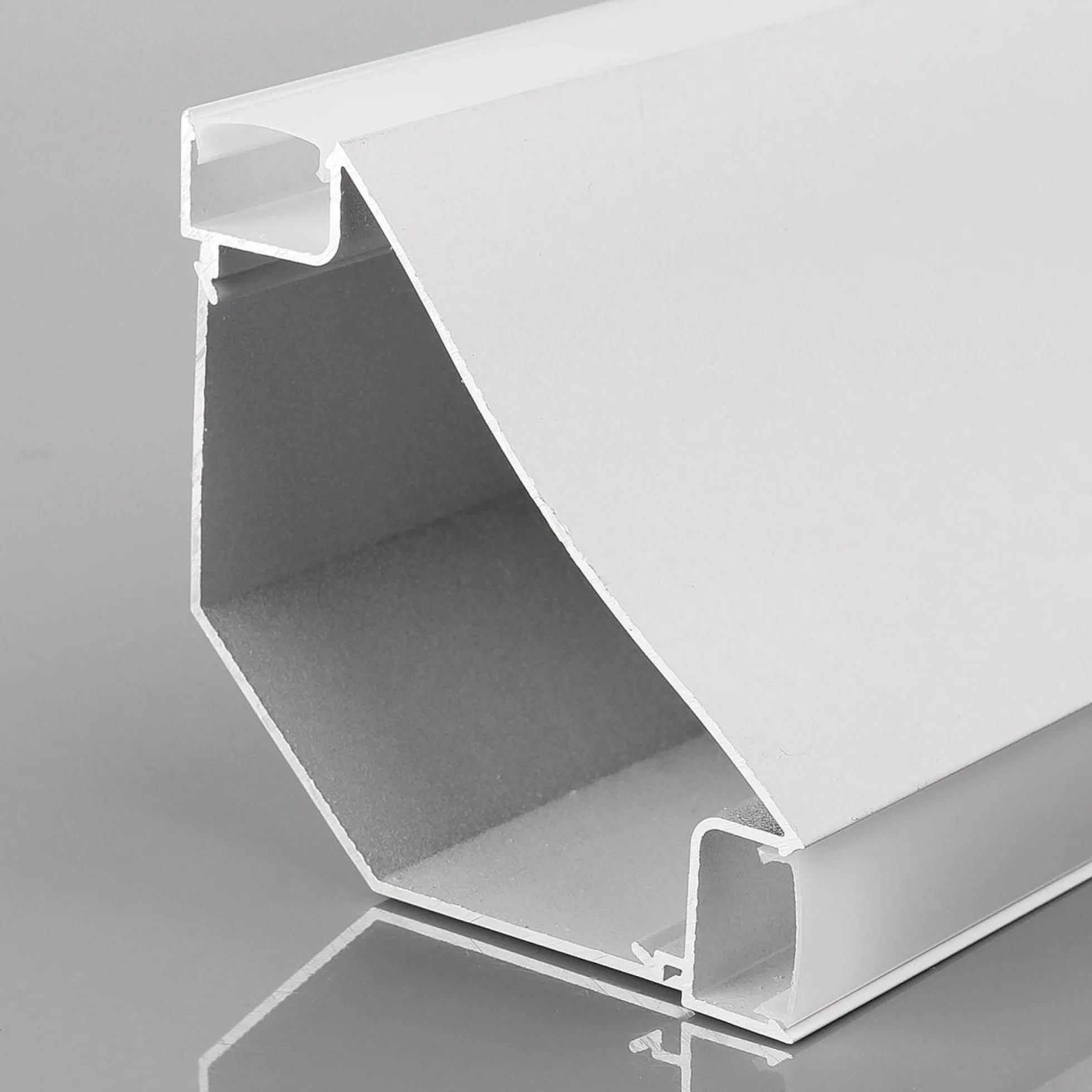 Perfil doble tira LED para esquinas - Superficie - 67x67mm - Con difusor - 2 metros