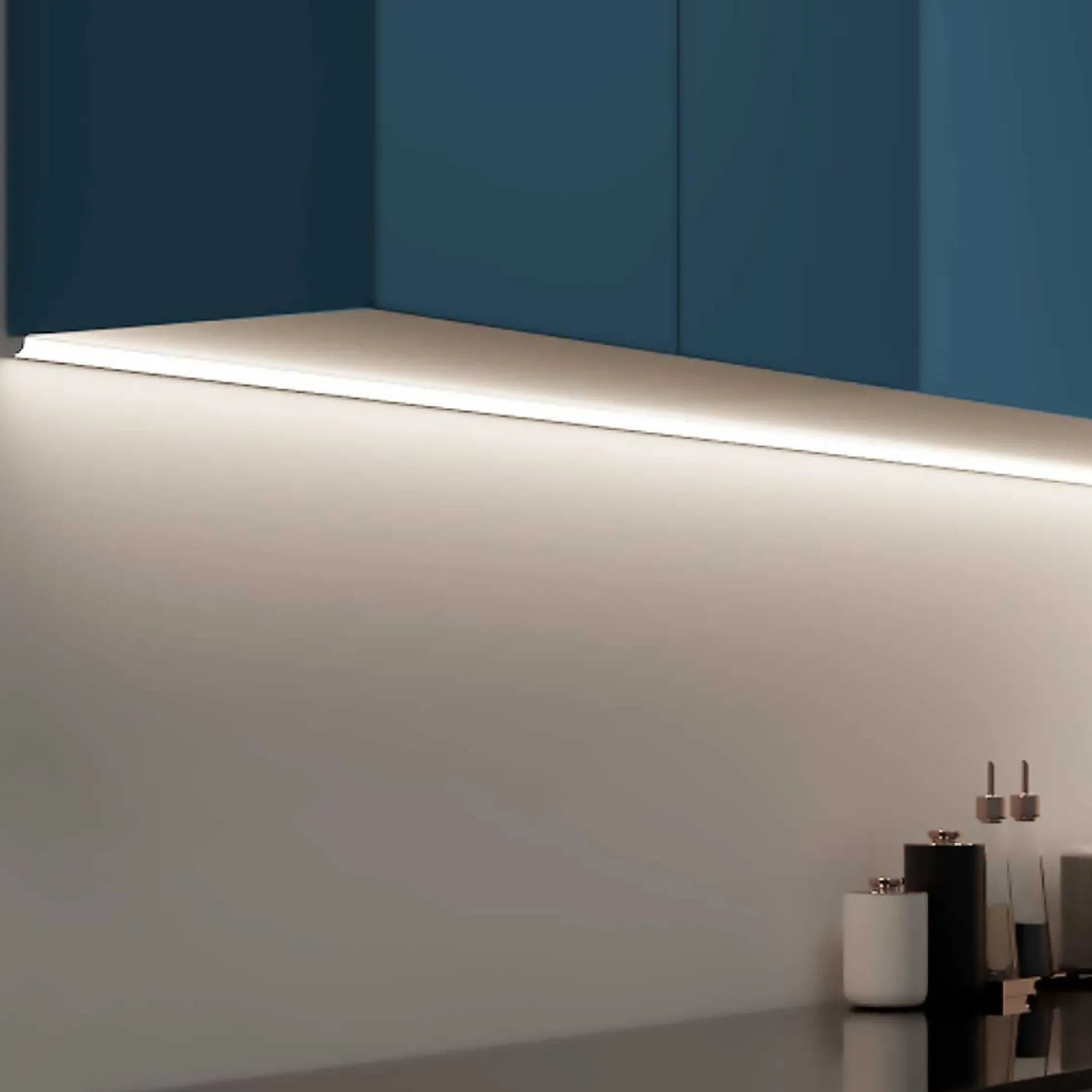 Perfil tiras LED para esquinas con difusor - 4 grapas - 2 tapas - 16x16mm - 2 metros