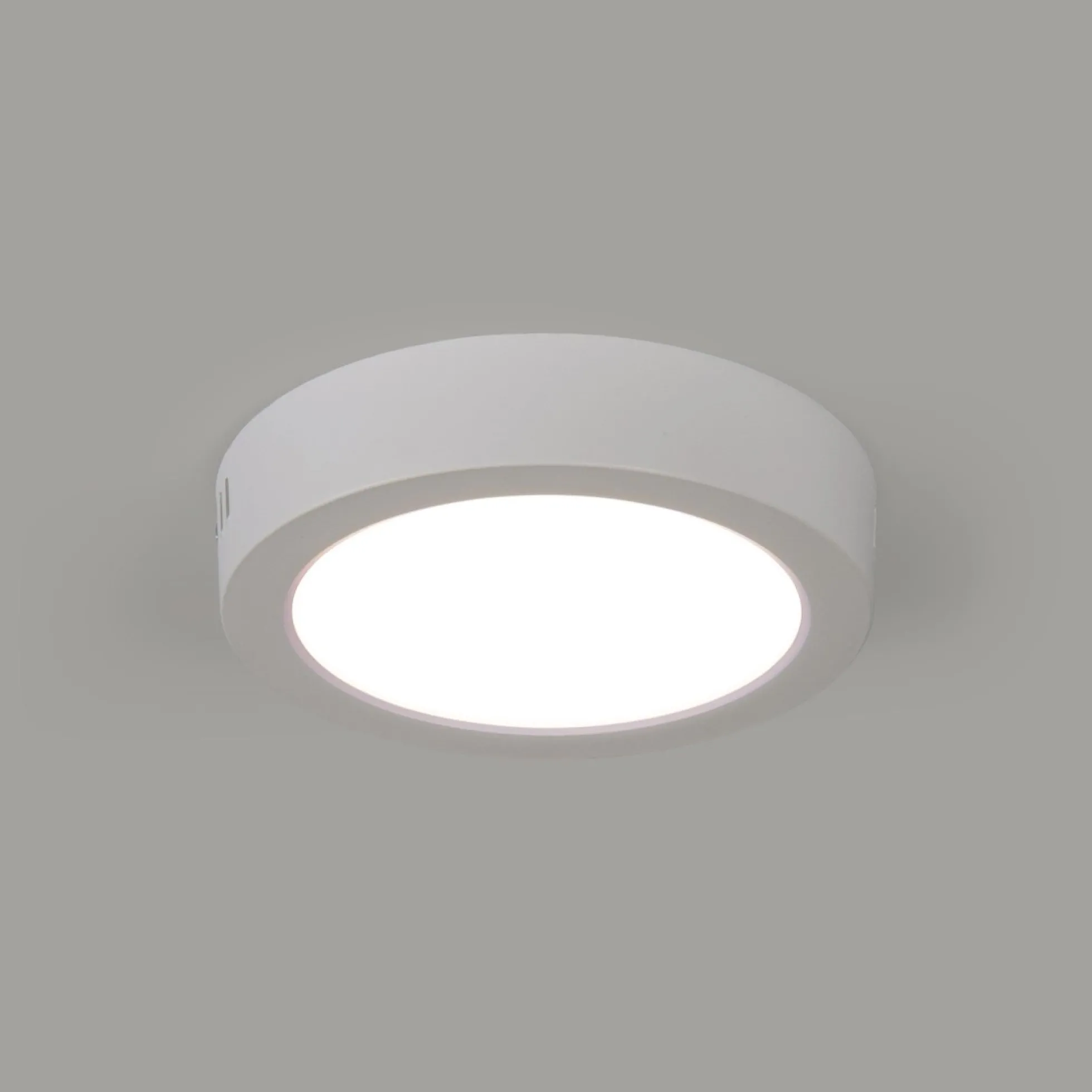 Plafón LED redondo de superficie - 12W - Alta Eficiencia